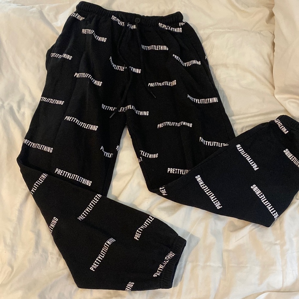 Black Pretty Little Thing sweat pants in size US 4